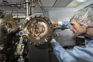 Scientist working in lab on quantum computer