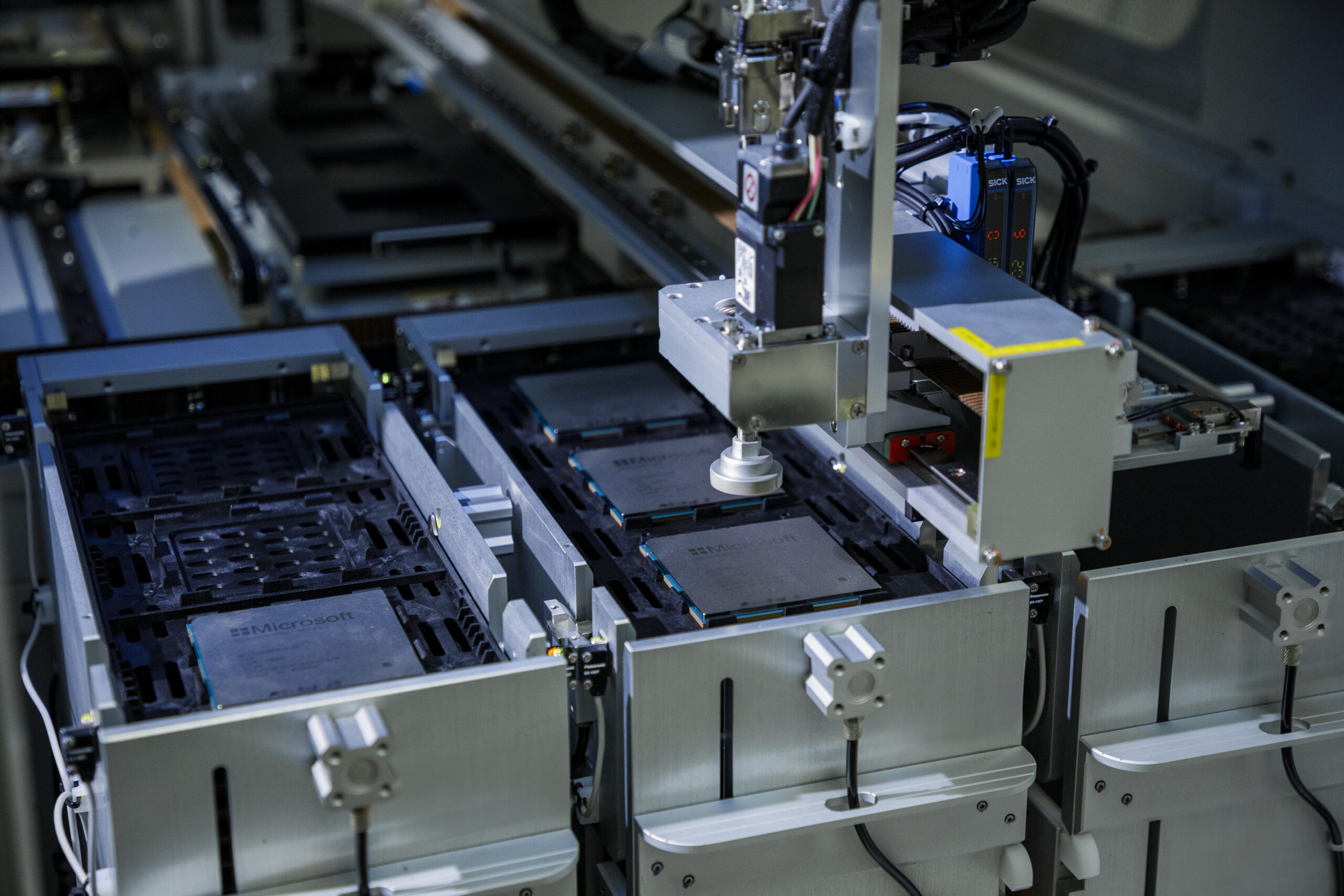 Machine with Cobalt 100.